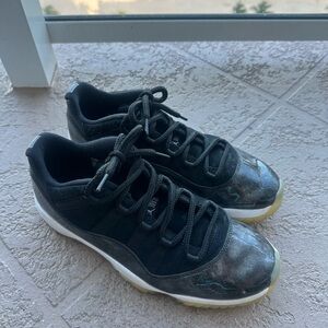 Jordan Sneakers Black and White